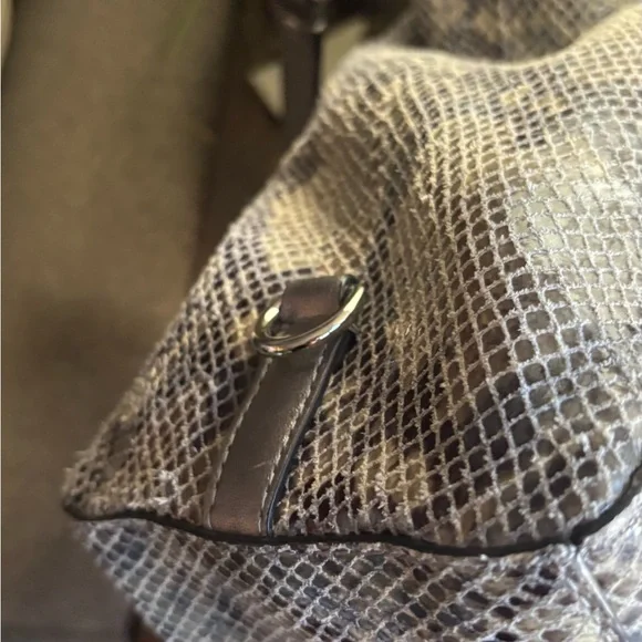 RARE🔥AUTHENTIC COACH 1961 leather Snakeskin metallic leather zip shoulder - Picture 8 of 16